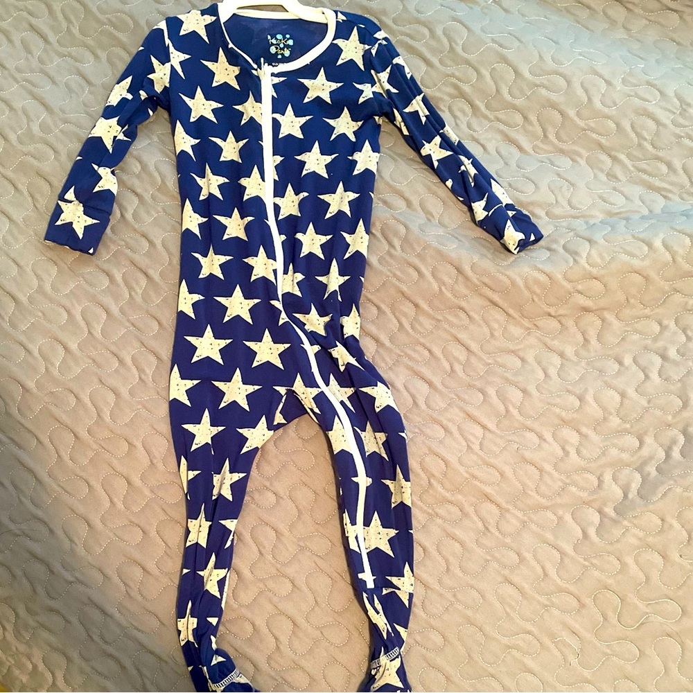 Kickee Pants footed sleeper 12-24 mos, small hole in foot seam